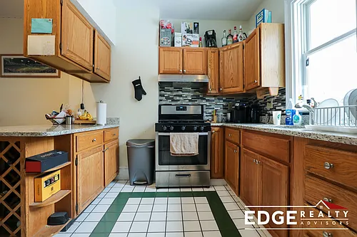 10 Woodmont St Photo 1