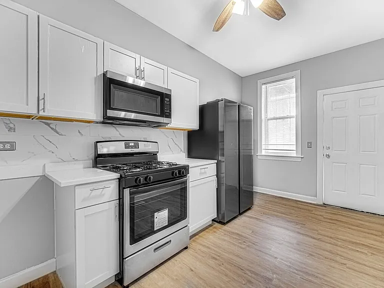 6111 S Eberhart Ave #1 — Photo 10