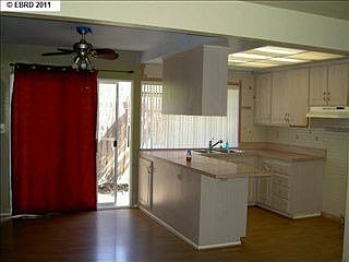 3rd image of 1060 Parkside Dr