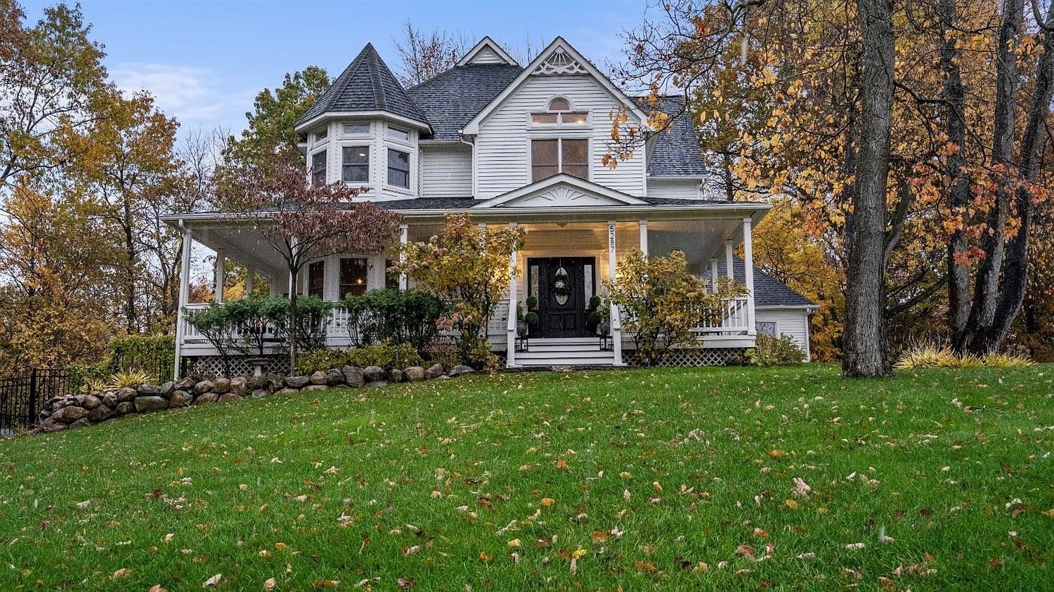 5287 Charlevoix Dr, Howell, MI 48843 Zillow