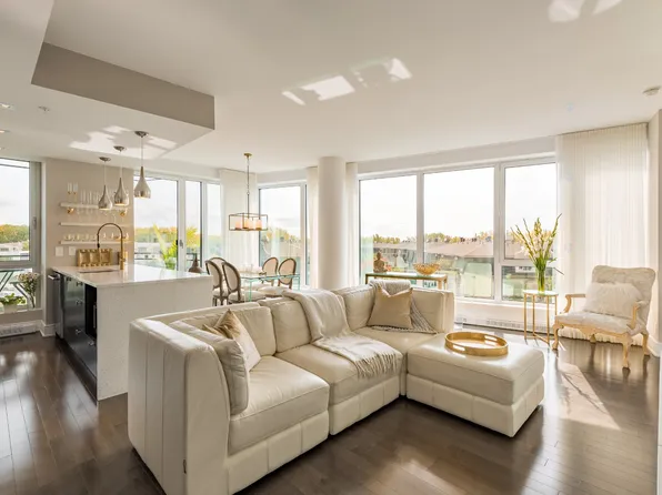 100 Rue Andra #Pravost-312, Montreal, QC H3C 0C3