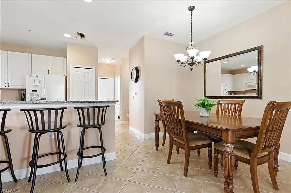 3 bed, 2.0 bath, 1381 sqft, $5,500 — Photo 4
