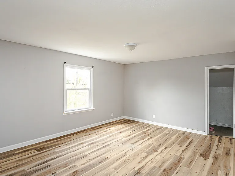 315 Eastern Ave — Photo 29