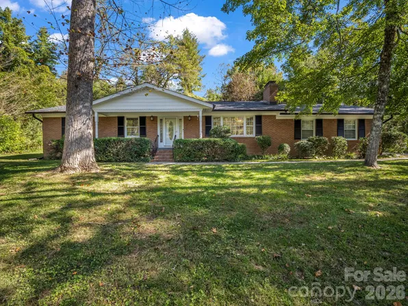 2630 Seminole Dr, Hendersonville, NC 28791
