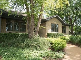 6N601 Cloverdale Rd, Roselle, IL 60172