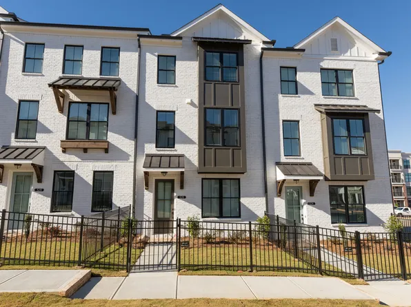 526 Healy Dr, Cumming, GA 30040