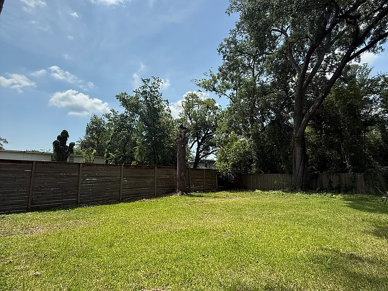 4822 Kingsbury St — Photo 13