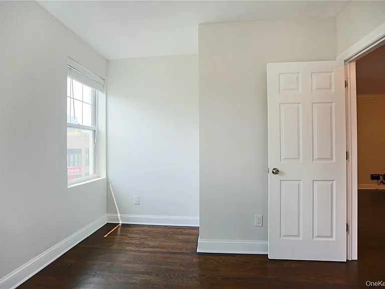 196 Martine Ave #3C — Photo 14