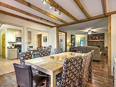 4 bed, 2644 sqft, $5,395 — Photo 3