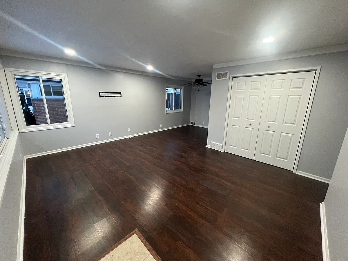 Building Photo - 44 Huntley Ave