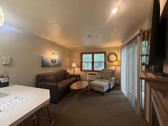 4th image of 10396 Water St #114