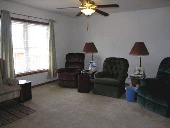 5th image of 9703 McCoy Dr