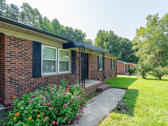 2nd image of 1038 Newcastle Rd