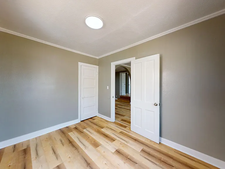 1532 Scott Ave — Photo 19