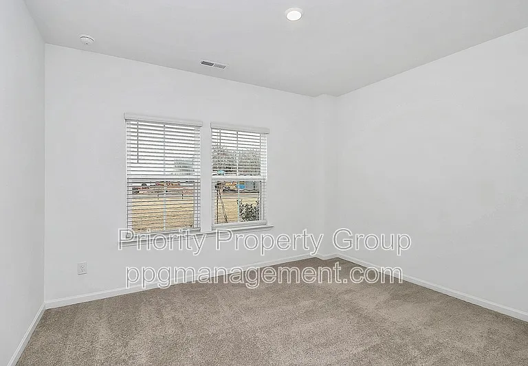 542 Annie Lowery Way — Photo 5