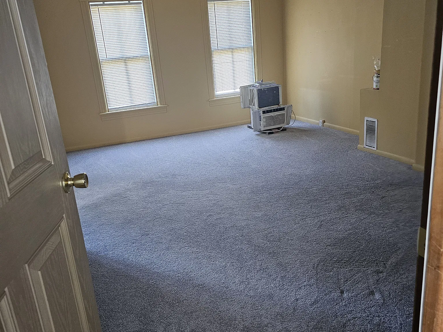 2 bed, $1,600 — Photo 2