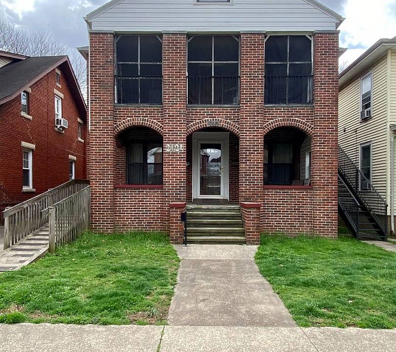 2nd image of 2121 9th Ave