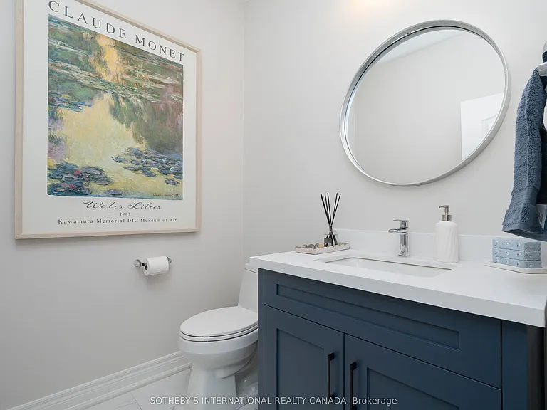 2432 Upper Valley Cres — Photo 18
