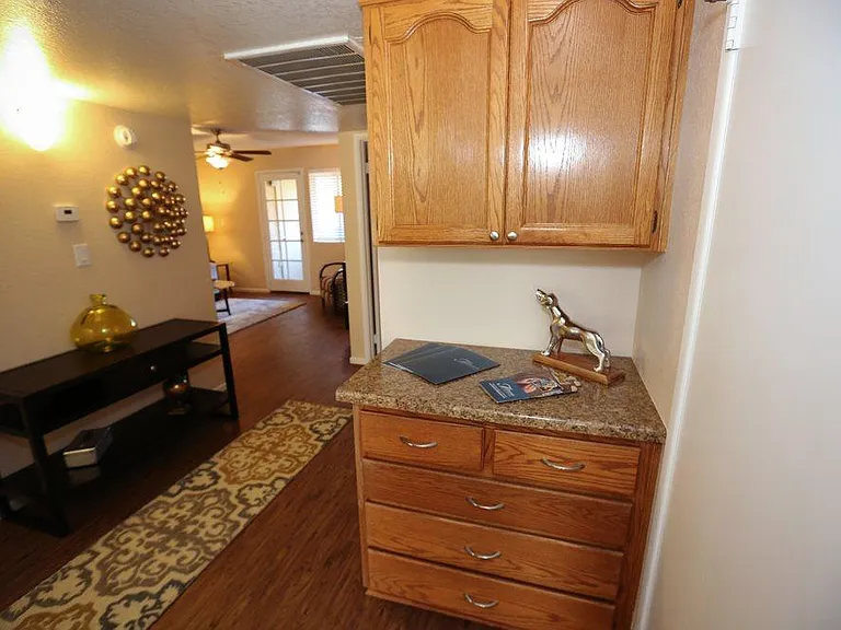 10134 W Mohawk Ln — Photo 4