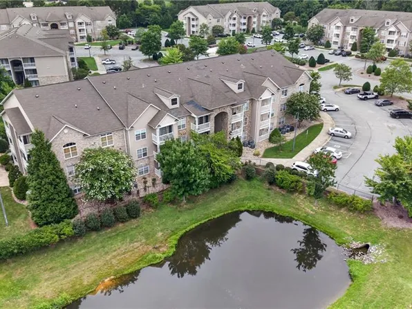 7108 Friendly Ave, Greensboro, NC 27410