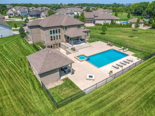 20765 W 116th St, Olathe, KS 66061