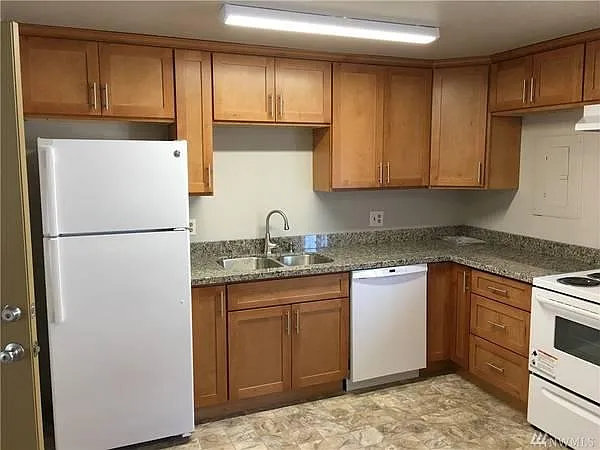 10539 Midvale Ave N #4 — Photo 3
