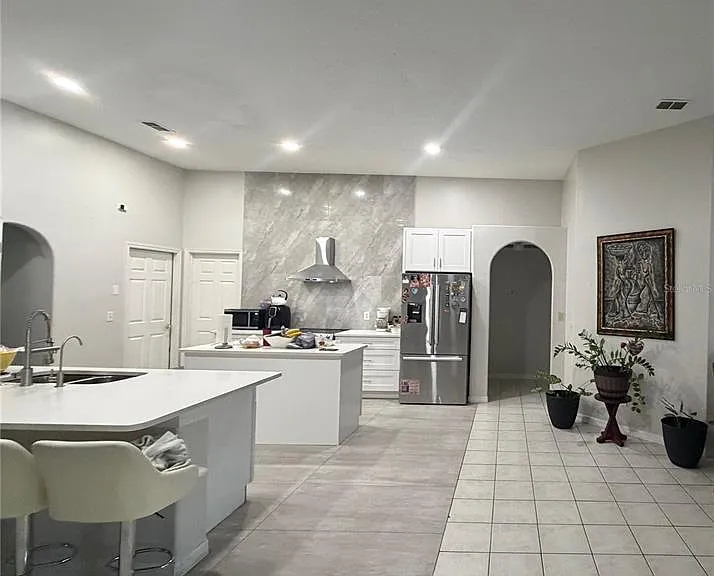 2618 Hawthorne Ln — Photo 6