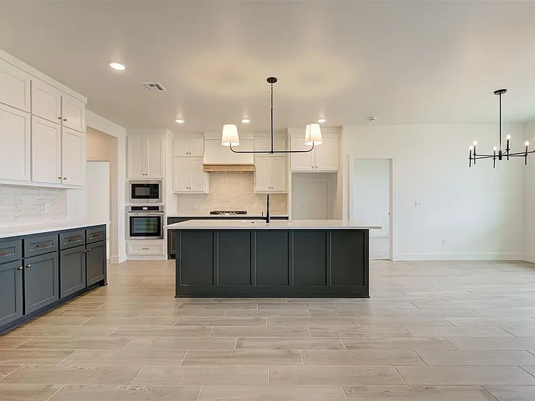 9305 NW 146th St — Photo 9
