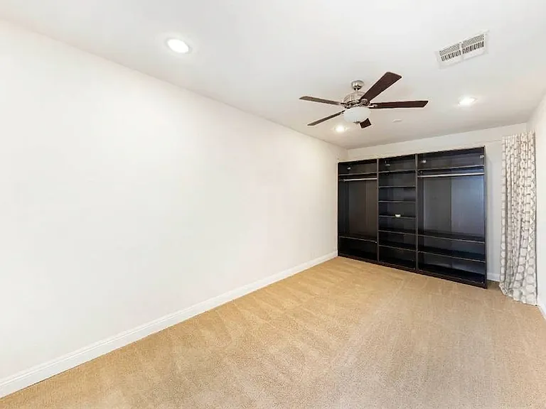 206 S Center St #B — Photo 2