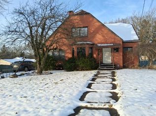 752 Lake Dr, Youngstown, OH 44511