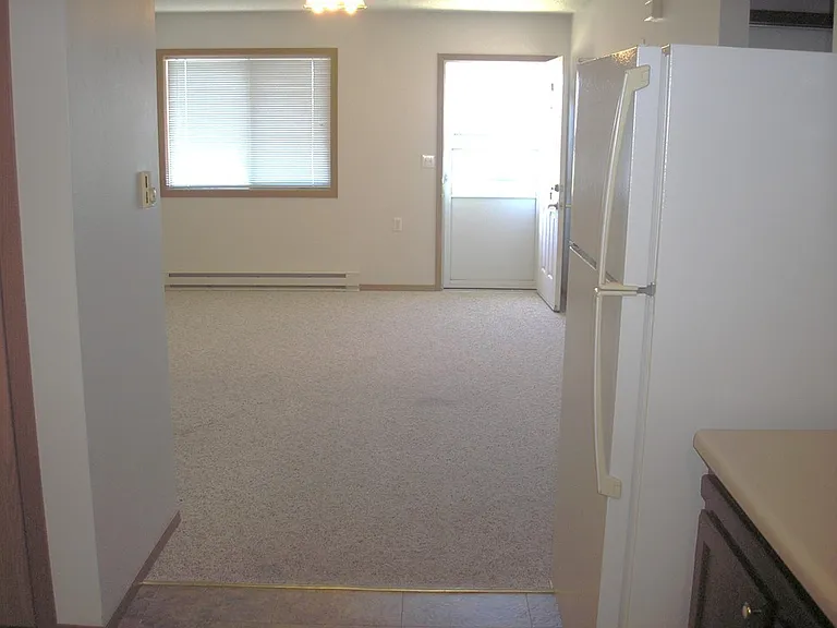 605 - 606 E Spruce Court — Photo 12