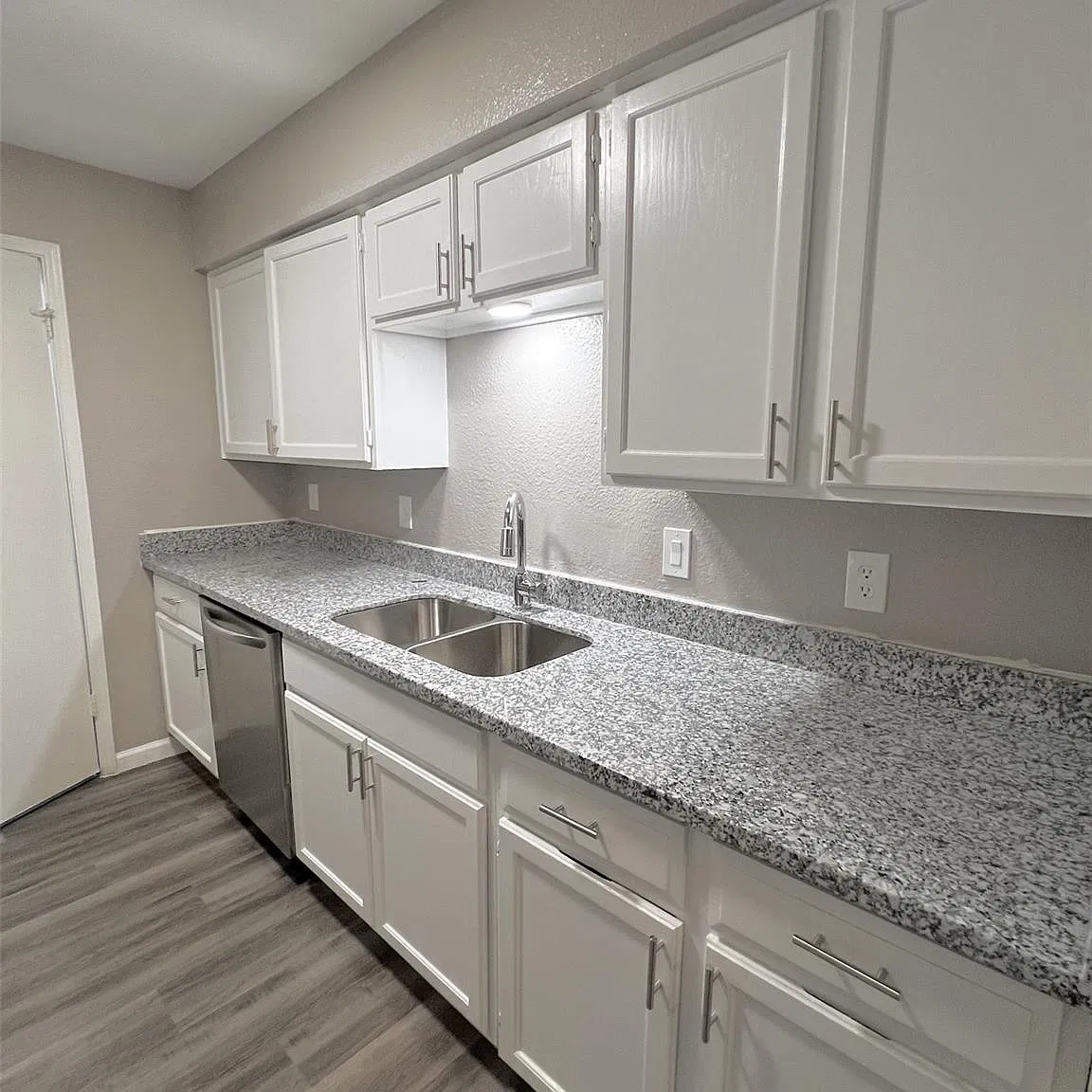 2 bed, 2.0 bath, 1195 sqft, $1,450 — Photo 3