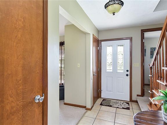 3rd image of 409 Wyndclift Pl