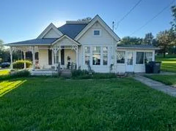 205 S Edgerton St, Exira, IA 50076