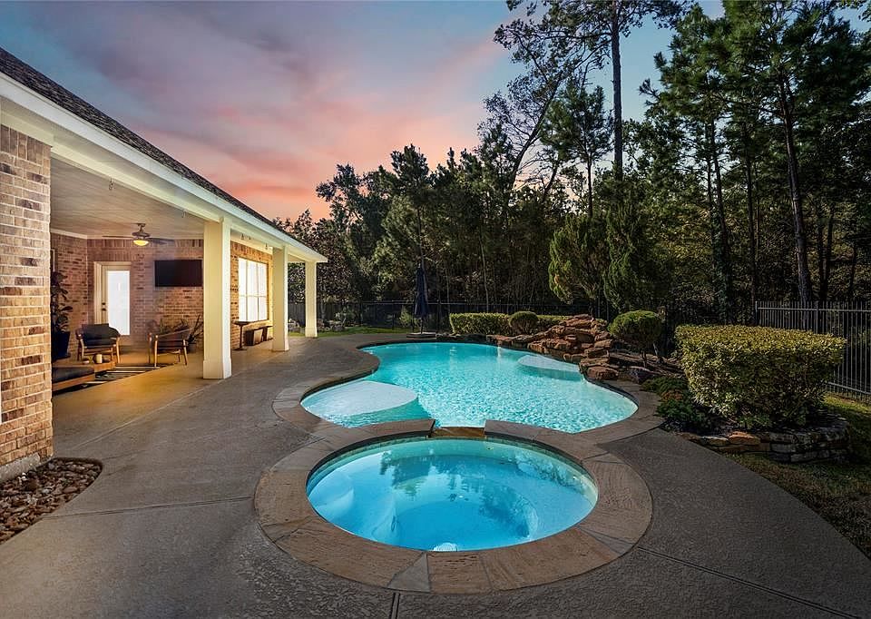 1st image of 7 Golden Orchard Pl