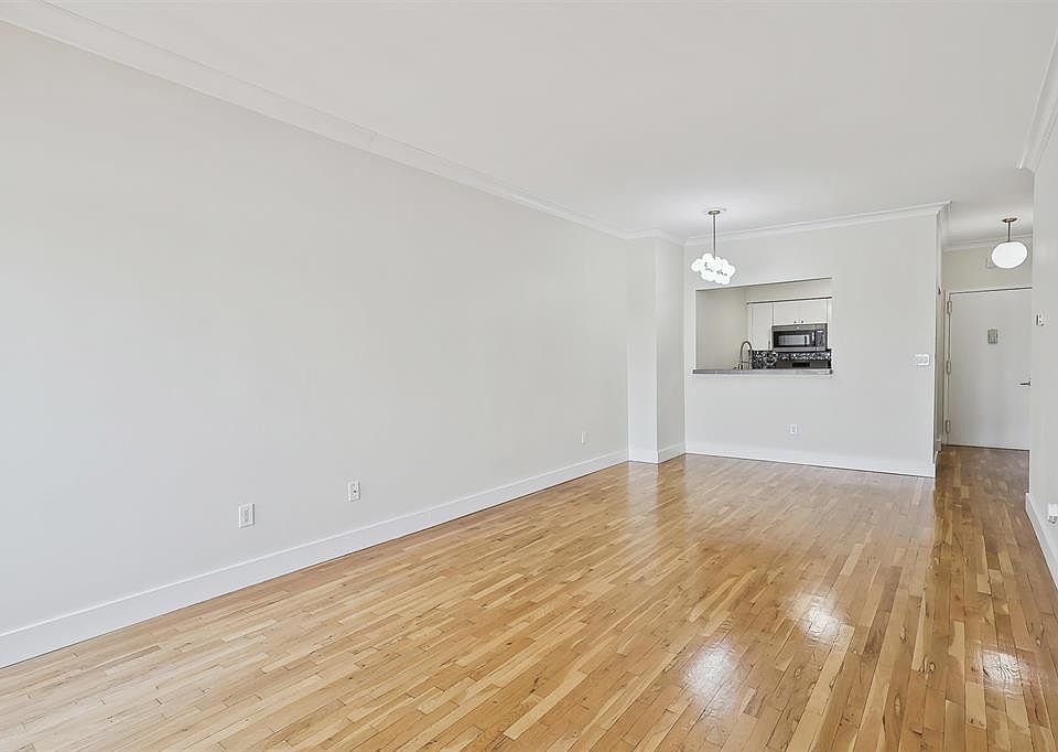 1st image of 205 10th St APT 9R