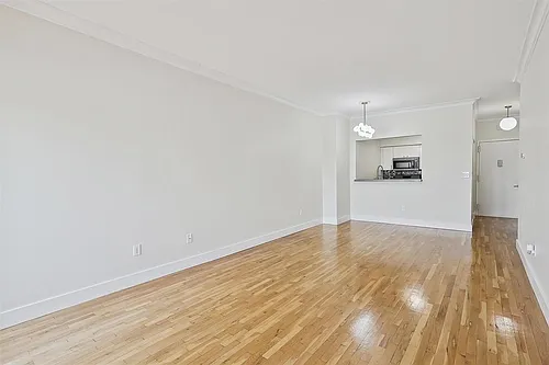 205 10th St Photo 1