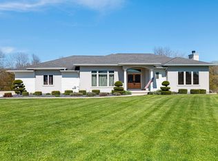 1824 Abbey Ridge Ln, Manitowoc, WI 54220