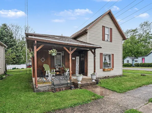 211 N Franklin St, Mentone, IN 46539