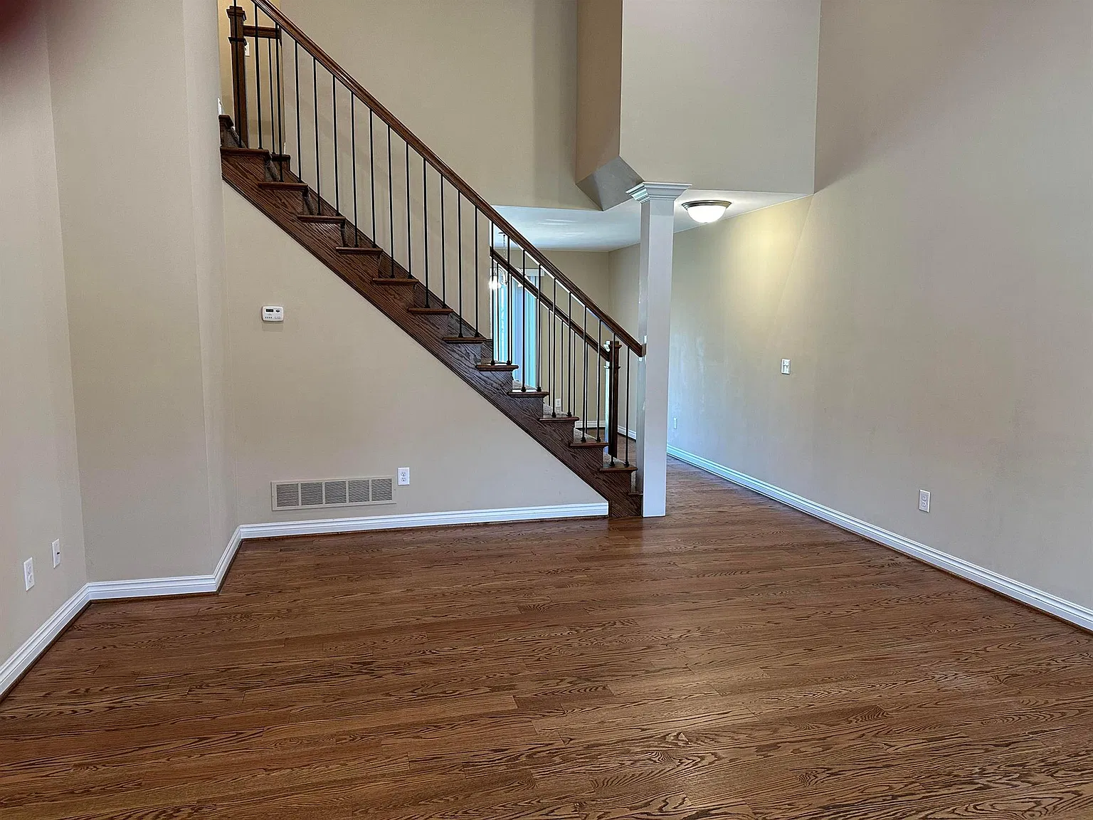 3 bed, 2.5 bath, 1522 sqft, $2,700 — Photo 2