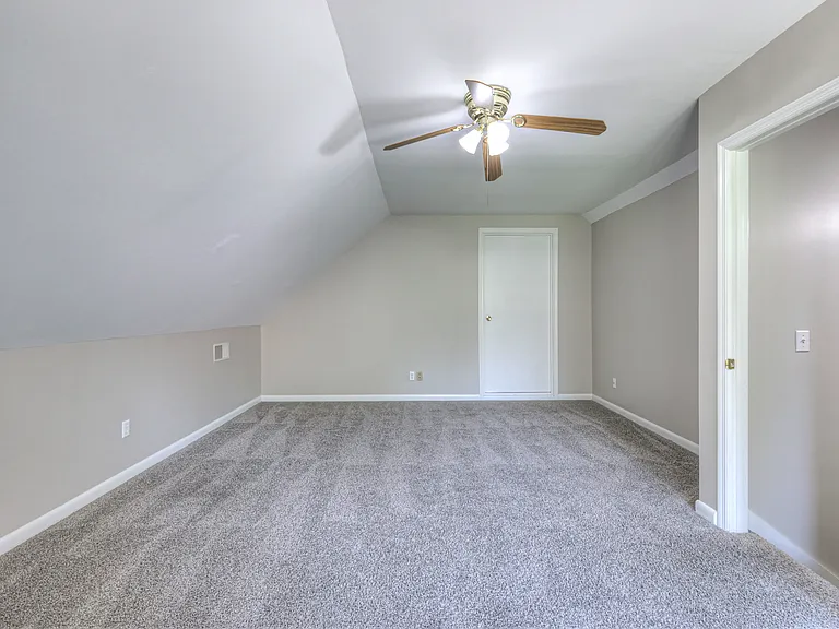 405 Sandi Ct — Photo 24