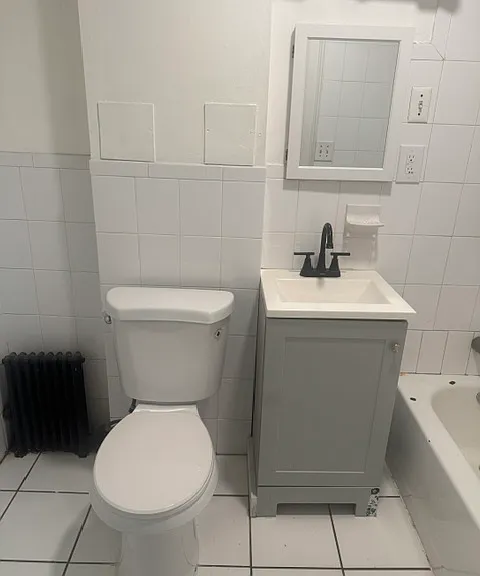 900 Summit Ave #8 — Photo 10