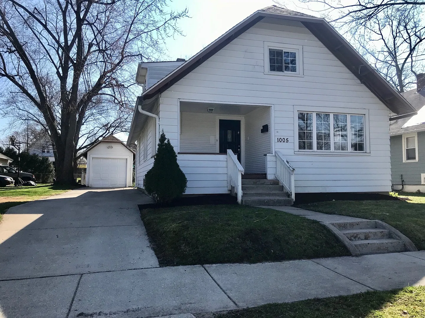 1005 Hill Ave photo 1