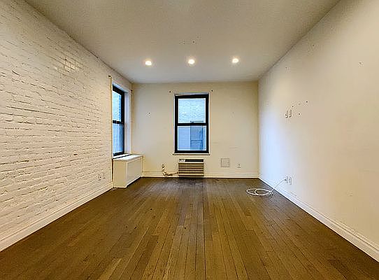 4th image of 101 E 116th St APT 3G