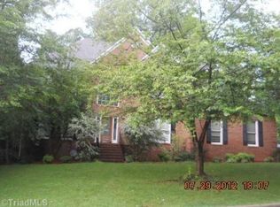 2708 Saint Andrews Ct, Jamestown, NC 27282