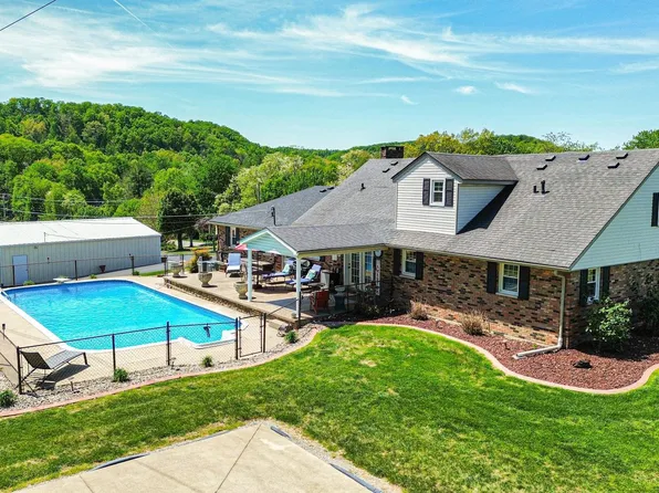 415 S Dogwood Dr, Berea, KY 40403