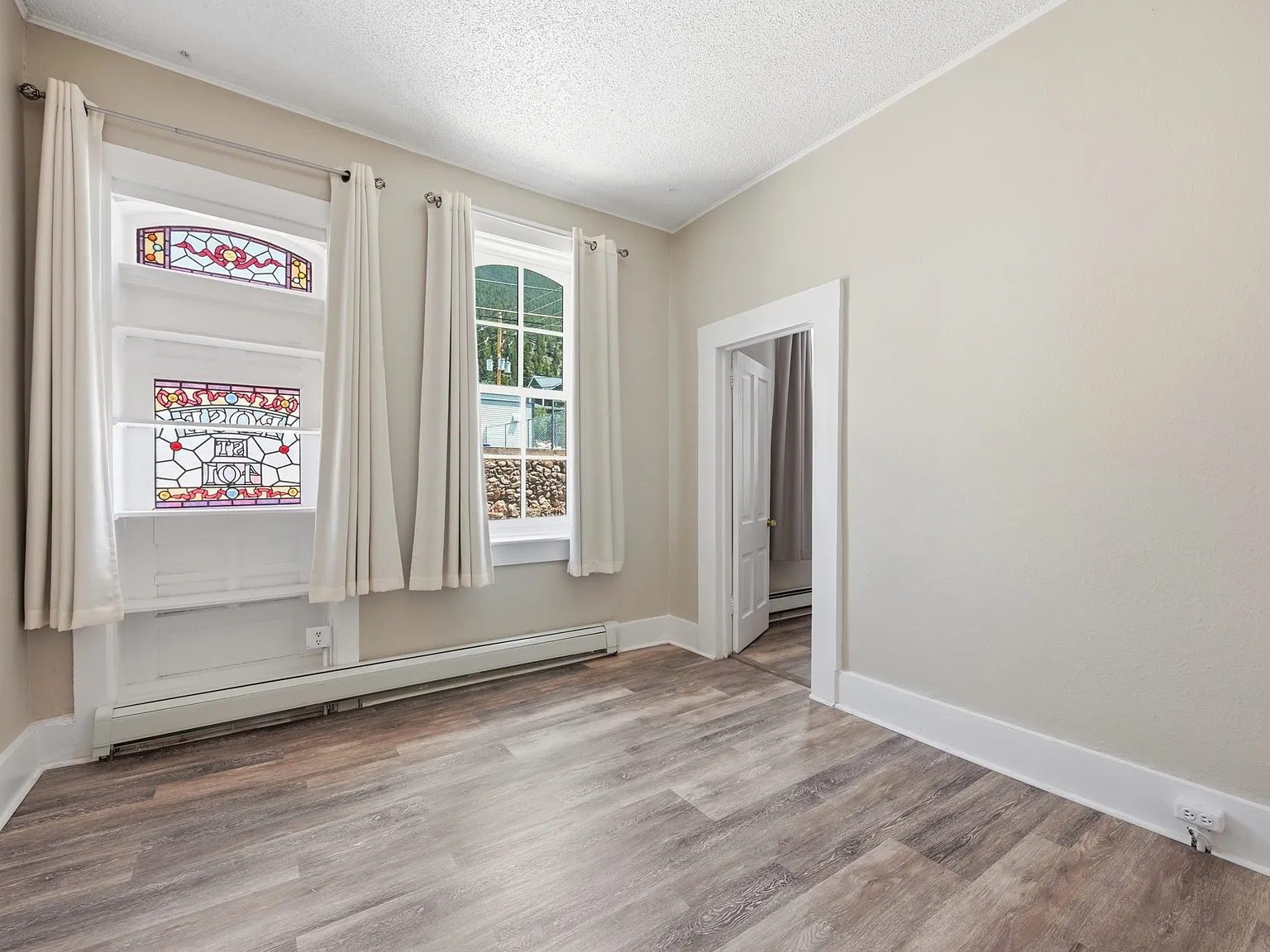 401 Rose St — Photo 2