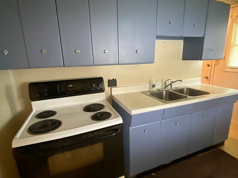 3144 Astor Ave — Photo 5