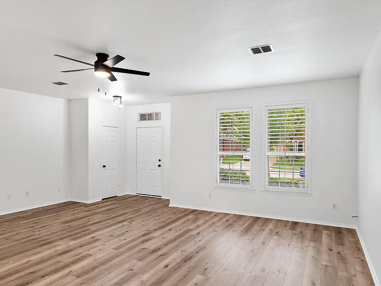 2405 Itasca Dr — Photo 5