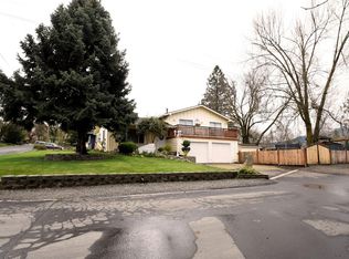 210 Elm St, Phoenix, OR 97535